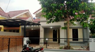 Disewakan Rumah Rapi Dan Siap Huni di Griya Loka 1.5 Ext Dv