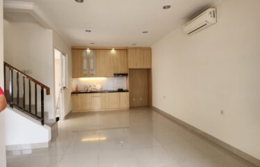 Rumah di Cluster Thomson Cbd Summarecon