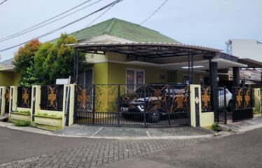 rumah di Griya Loka Jalan Vinca