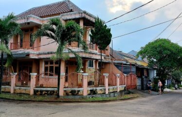 Dijual Rumah Hook Direnovasi Total di Regency Melati Mas, Rut