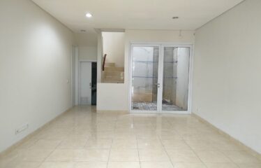 Dijual Cepat Rumah di Bsd City Green Wich Claster Hyland, Yk