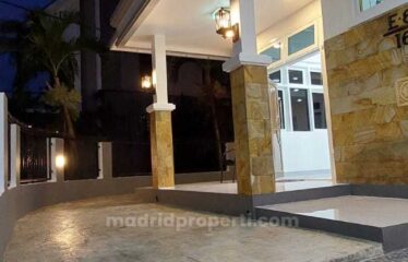 Dijual Rumah Mewah Hook di Regency Melati Mas (RUT)