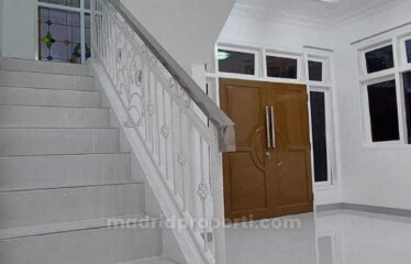 Dijual Rumah Mewah Hook di Regency Melati Mas (RUT)