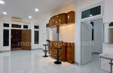 Dijual Rumah Mewah Hook di Regency Melati Mas (RUT)