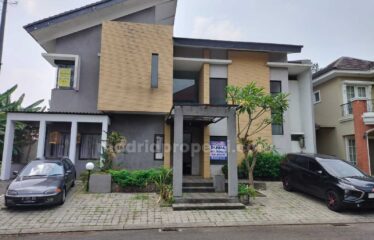 Dijual Rumah Bagus HGB di Hoek Provence Parkland, BSD (YNT)