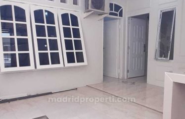 Dijual Rumah Siap Huni Luas 70m2, Strategis di Nusaloka, Bsd Fr