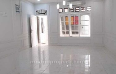 Dijual Rumah Siap Huni Luas 70m2, Strategis di Nusaloka, Bsd Fr