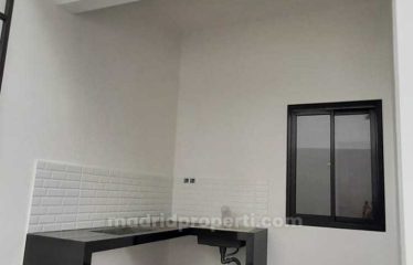 Rumah Baru Mewah di Villa Melati Mas, Serpong: Hunian Impian Keluarga Modern (DN)