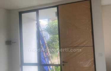 Dijual Rumah 2 lantai di Lippo village, Cluster Cendana Cove JUL)