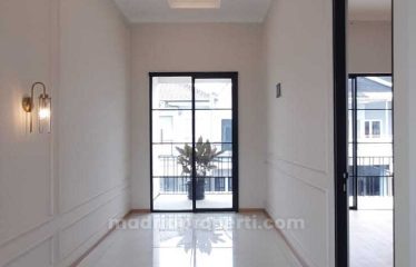 Dijual Brand New Corner House 2 lantai di Kencana Loka BSD (AG)