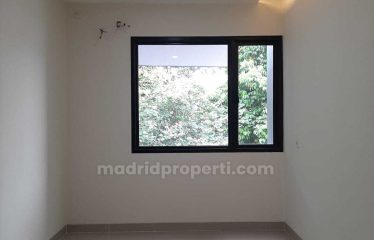 Dijual Rumah 2 Lantai , bagus siap Huni di Kencana Loka, BSD AG)