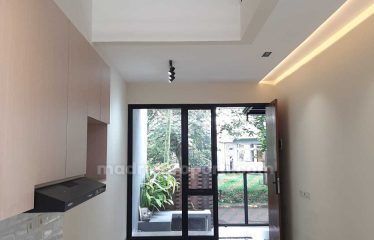 Dijual Rumah 2 Lantai , bagus siap Huni di Kencana Loka, BSD AG)