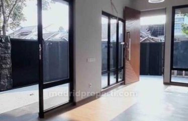 Dijual Brand New Modern Minimalist House di Griya Loka, BSD (AG)