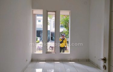 Disewakan Rumah bagus di PHG Topaz Summarecon Gading Serpong (YK)