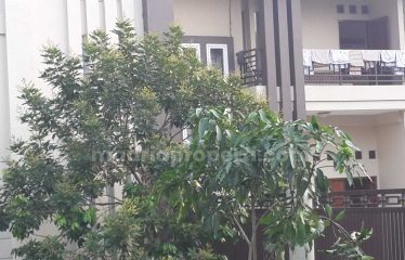 Dijual rumah bagus, mewah, luas dan siap huni di Ciater Raya (FR)