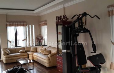 Dijual rumah bagus, mewah, luas dan siap huni di Ciater Raya (FR)
