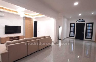 Dijual Rumah Baru Siap Huni, Furnished di Puspita Loka, Bsd (Ag)
