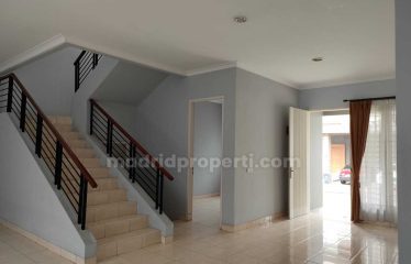 Dijual Rumah 2 Lantai Siap Huni di The Green Blossom, BSD (Yk)