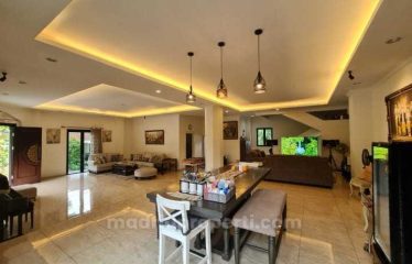 Dijual Rumah Mewah Classic Modern The Green Cluster Vineyard (Yun)