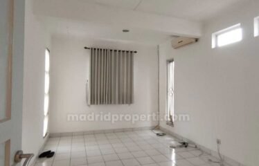 Disewakan Rumah 2 Lantai Siap Huni Bagus di BSD Puspita Loka (Yk)