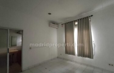 Disewakan Rumah 2 Lantai Siap Huni Bagus di BSD Puspita Loka (Yk)