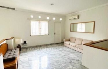 Disewakan Rumah Bagus Siap Huni di Taman Giri Loka, BSD (Yet)