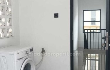 Disewakan Rumah Bagus Full Furnish di The Icon Simplicity (Er)