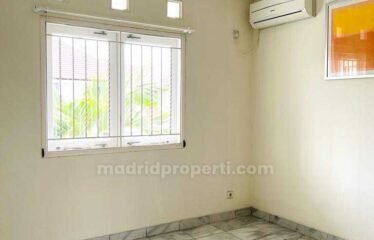 Disewakan Rumah Bagus Siap Huni di Taman Giri Loka, BSD (Yet)