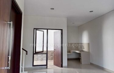 Disewakan Rumah 2 Lantai Bagus Siap Huni 84M2 di BSD Mozia (Yk)