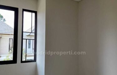 Disewakan Rumah 2 Lantai Bagus Siap Huni 84M2 di BSD Mozia (Yk)