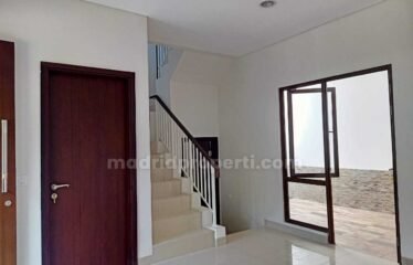 Disewakan Rumah 2 Lantai Bagus Siap Huni 84M2 di BSD Mozia (Yk)