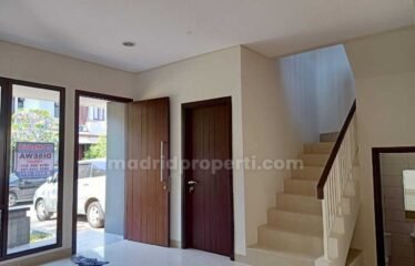 Disewakan Rumah 2 Lantai Bagus Siap Huni 84M2 di BSD Mozia (Yk)