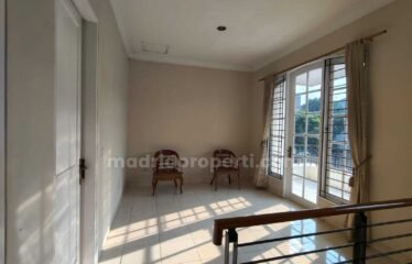 Disewakan Rumah Bagus 2 Lantai di Versailles BSD City – Furnished & Renovasi (YK)