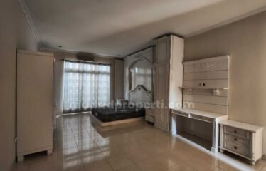 Disewakan Rumah Bagus 2 Lantai di Versailles BSD City – Furnished & Renovasi (YK)