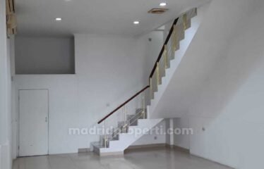Dijual Ruko 3,5 Lantai di Tol Boulevard BSD: Harga Rp3,1 M, Potensi Usaha Maksimal ( MH)