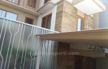 Dijual Rumah Premium BSD XIV Nusaloka: Turun Harga Rp4,25 Miliar, SHM Siap ( Rin)