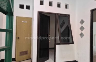 Disewakan Rumah 1,5 Lantai di Delatinos Cluster Santiago (Mc)