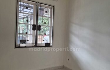 Disewakan Rumah 1,5 Lantai di Delatinos Cluster Santiago (Mc)