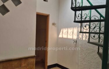 Disewakan Rumah 1,5 Lantai di Delatinos Cluster Santiago (Mc)