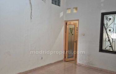 Disewakan Rumah 1,5 Lantai di Delatinos Cluster Santiago (Mc)